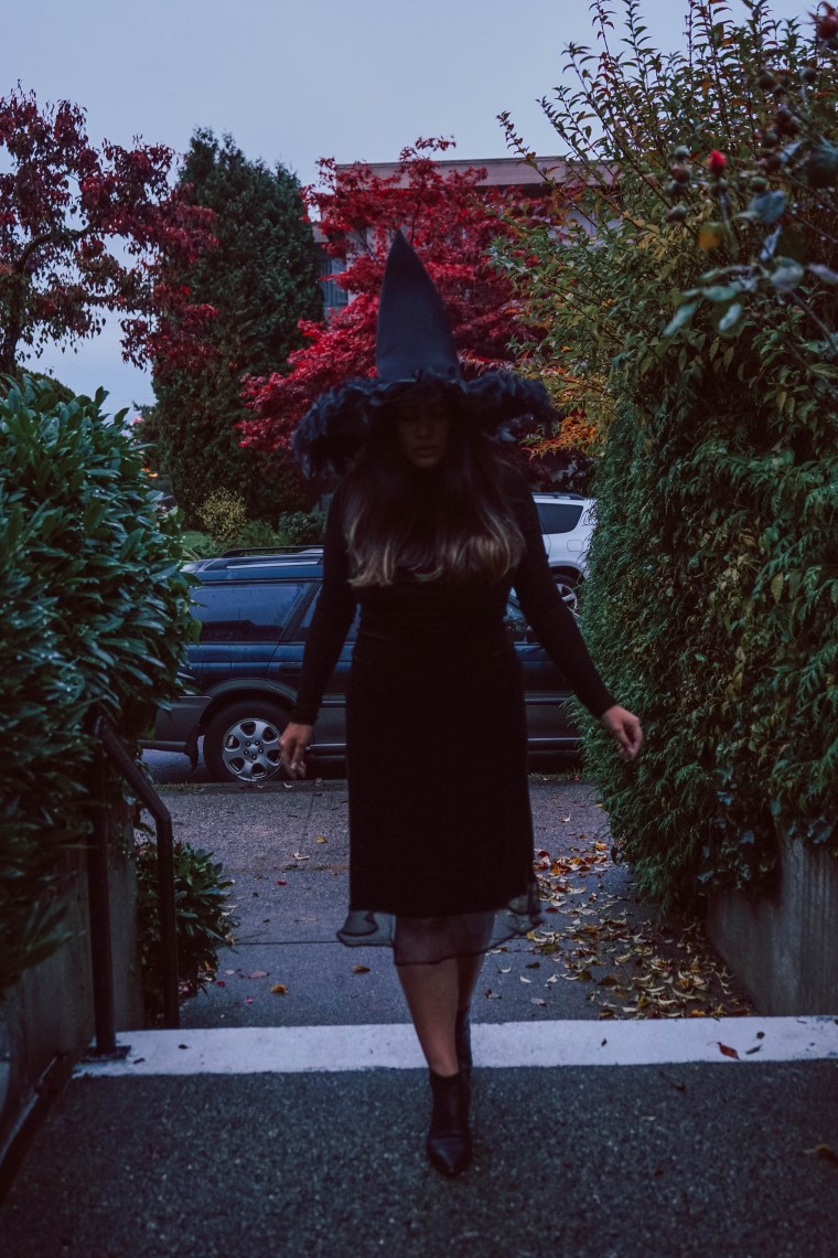 value village halloween, alicia fashionista, last minute halloween costumes, thrifted costumes