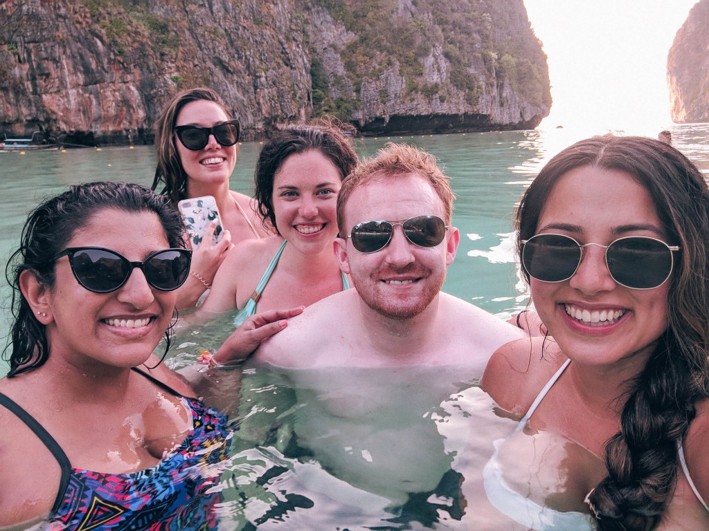 reasons to travel contiki, contiki thailand, thai hopper west, alicia fashionista, vancouver travel blog